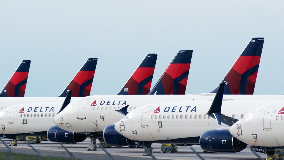 Delta Air Lines scraps secret perk for lawmakers amid shutdown